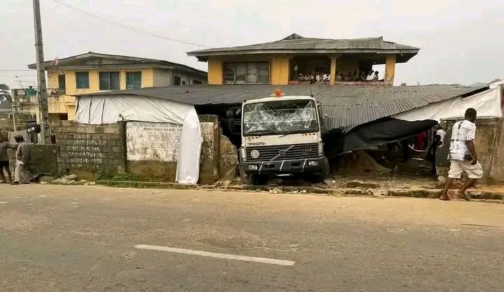 Motar Yashi Ta Kashe Mutane Shida A Wani Coci Dake LegasPublished: January 14, 2026 at 9:51 AM | By: Aliyu Bala Gerengi